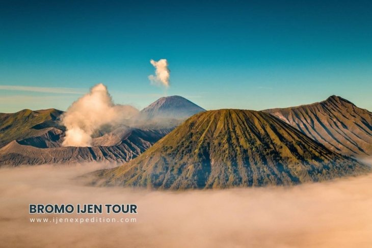 Mount Bromo sunrise view from Penanjakan viewpoint