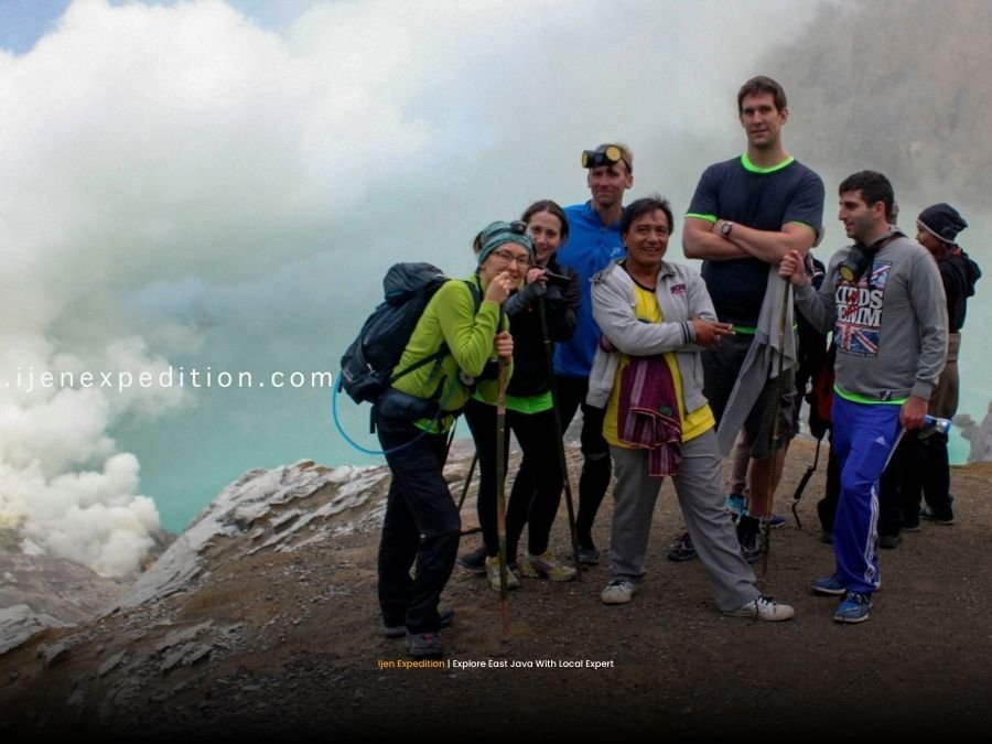 Experienced local guides and drivers from Ijen Expedition