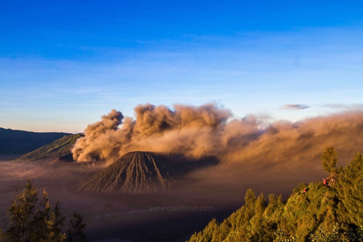 Sunrise panorama at Penanjakan viewpoint Mount Bromo